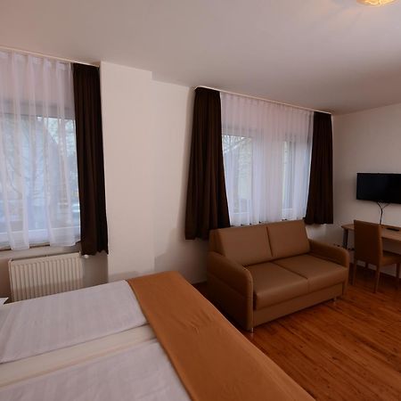 Hotel Linde สตุตการ์ต ภายนอก รูปภาพ
