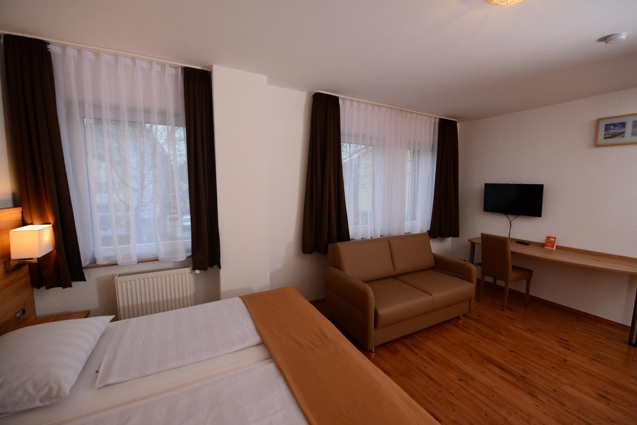 Hotel Linde สตุตการ์ต ภายนอก รูปภาพ