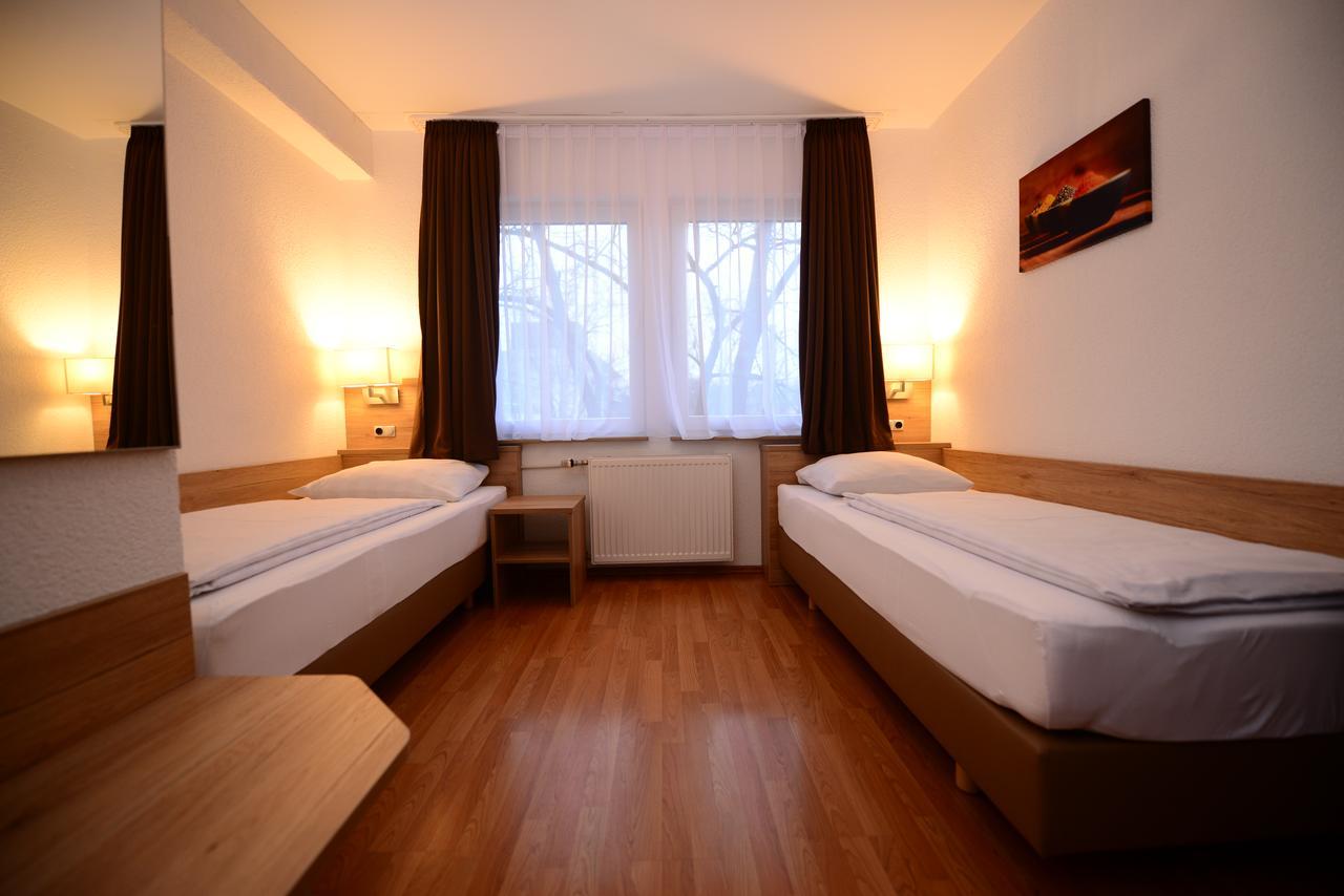 Hotel Linde สตุตการ์ต ภายนอก รูปภาพ