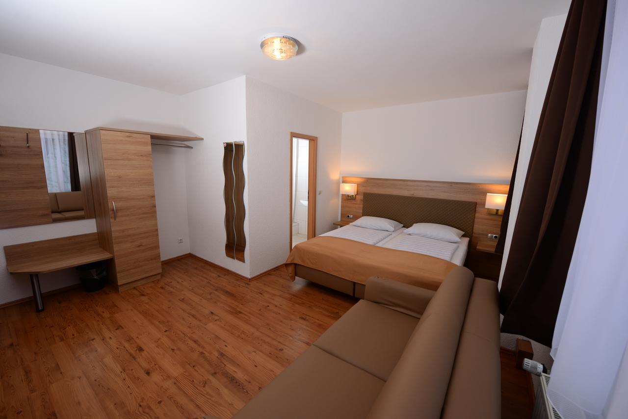 Hotel Linde สตุตการ์ต ภายนอก รูปภาพ