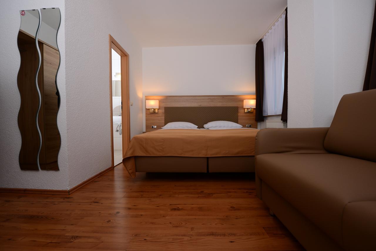 Hotel Linde สตุตการ์ต ภายนอก รูปภาพ